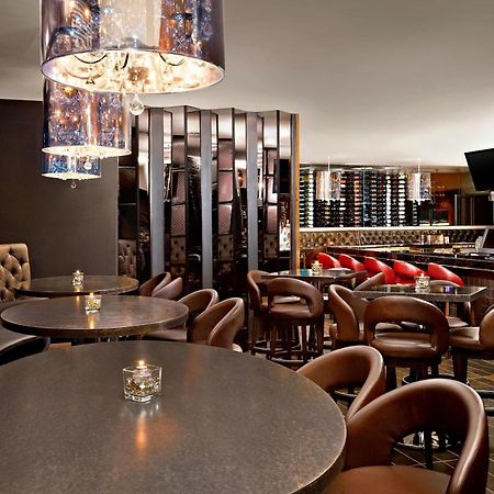 Four Points By Sheraton Hotel & Suites Calgary West מראה חיצוני תמונה