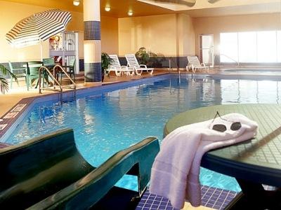 Four Points By Sheraton Hotel & Suites Calgary West מראה חיצוני תמונה