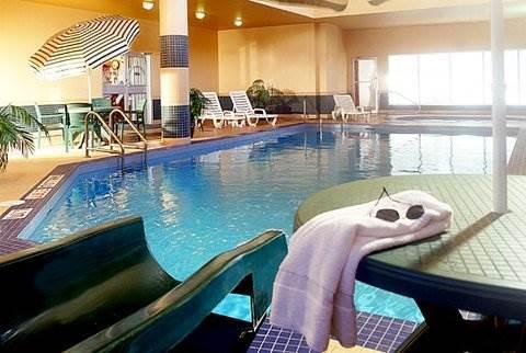 Four Points By Sheraton Hotel & Suites Calgary West מראה חיצוני תמונה