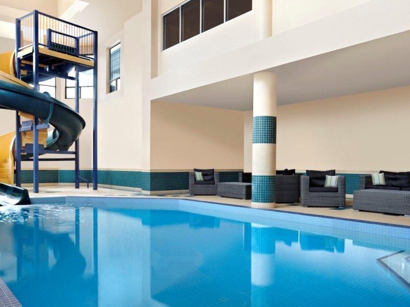 Four Points By Sheraton Hotel & Suites Calgary West מראה חיצוני תמונה