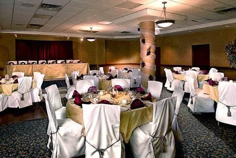 Four Points By Sheraton Hotel & Suites Calgary West מסעדה תמונה