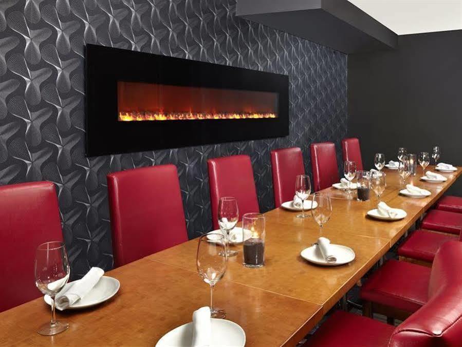Four Points By Sheraton Hotel & Suites Calgary West מראה חיצוני תמונה
